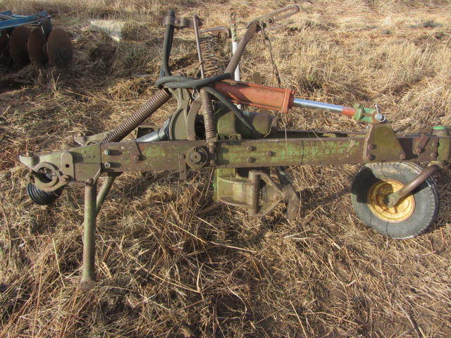 lot 221 image: John Deere Sickle Mower