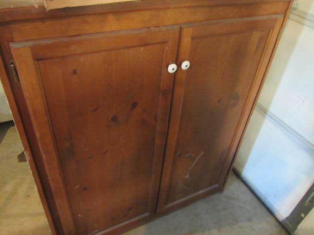 lot 223 image: Cabinet, Window
