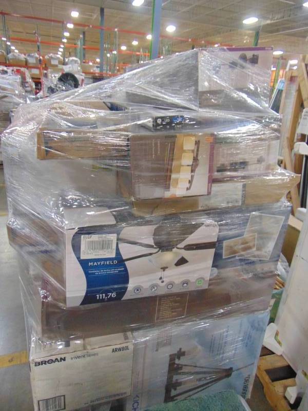 lot 3 image: WHOLESALE MIXED PALLET OF RETURNS - CEILING FANS AND LIGHTING