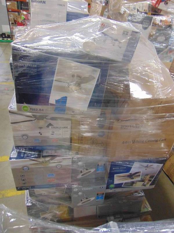 lot 4 image: WHOLESALE MIXED PALLET OF RETURNS - CEILING FANS AND LIGHTING