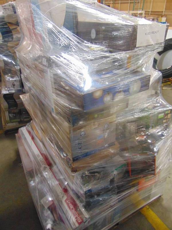 lot 5 image: WHOLESALE MIXED PALLET OF RETURNS - CEILING FANS AND LIGHTING