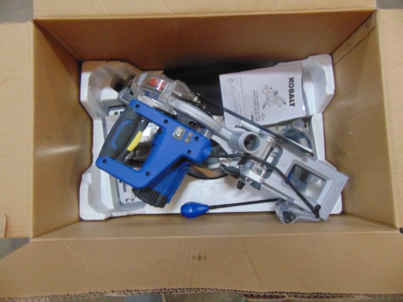 lot 15 image: Kobalt Compact Sliding 7-14-in 10-Amp Single Bevel Sliding Miter Saw