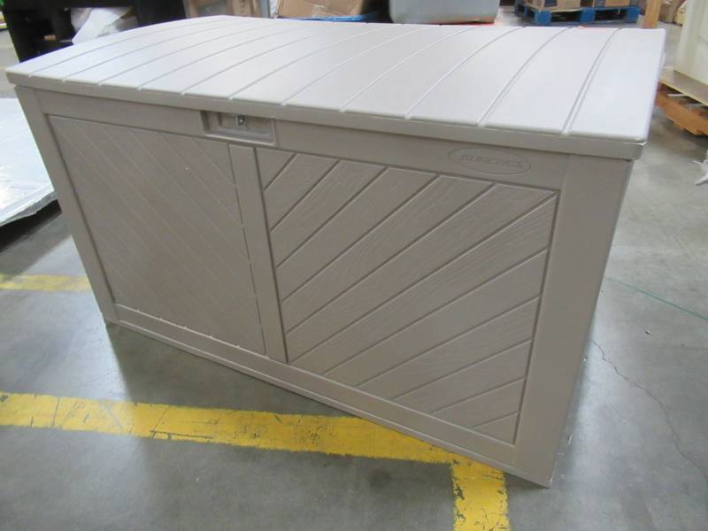 lot 154 image: Suncast 26.75-in L x 49.25-in 134-Gallon Brown Deck Box BMDB3425