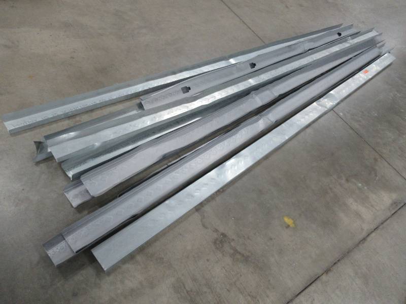 lot 261 image: 12 ProTRAKProSTUD Steel Drywall Studs 8 and 10 Lengths