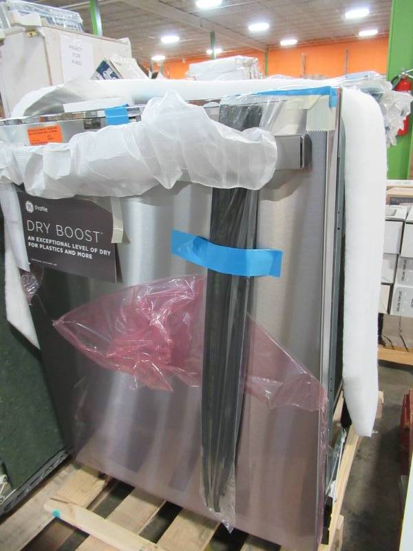 lot 283 image: GE Profile Dry Boost 45-Decibel and Hard Food Disposer Built-In Dishwasher (Fingerprint-Resistant Stainless Steel) (Common 24 Inch) ENERGY STAR PDT715SYNFS - Small Leak