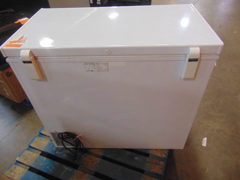 Idylis 7.1cu ft Chest Freezer (White) IF71CM33NW MN HOME OUTLET BURNSVILLE 112 SATURDAY