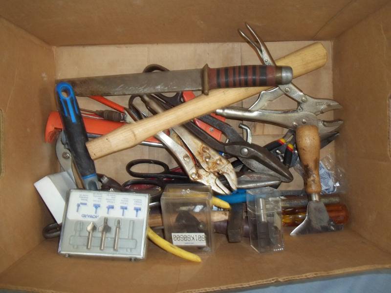 lot 69 image: Assorted Hand Tools