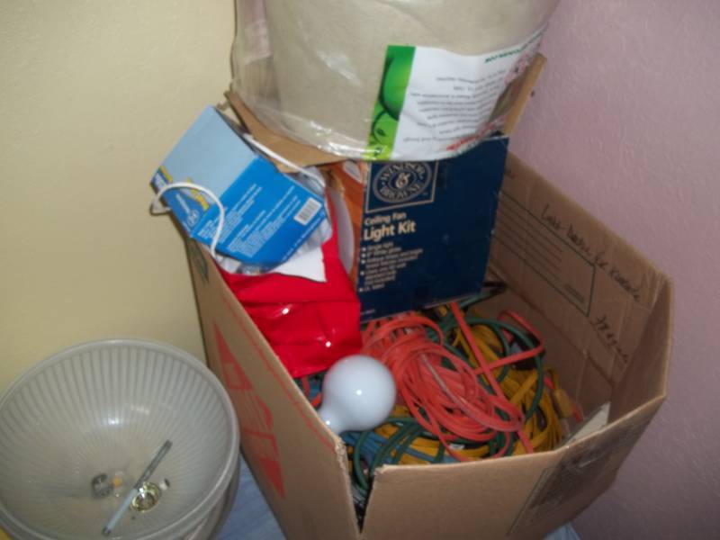 lot 100 image: Light Fixtures and Extension Cords