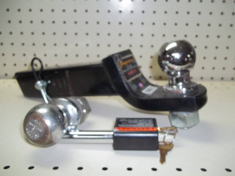 lot 103 image: 2 Receiver Bar with Ball