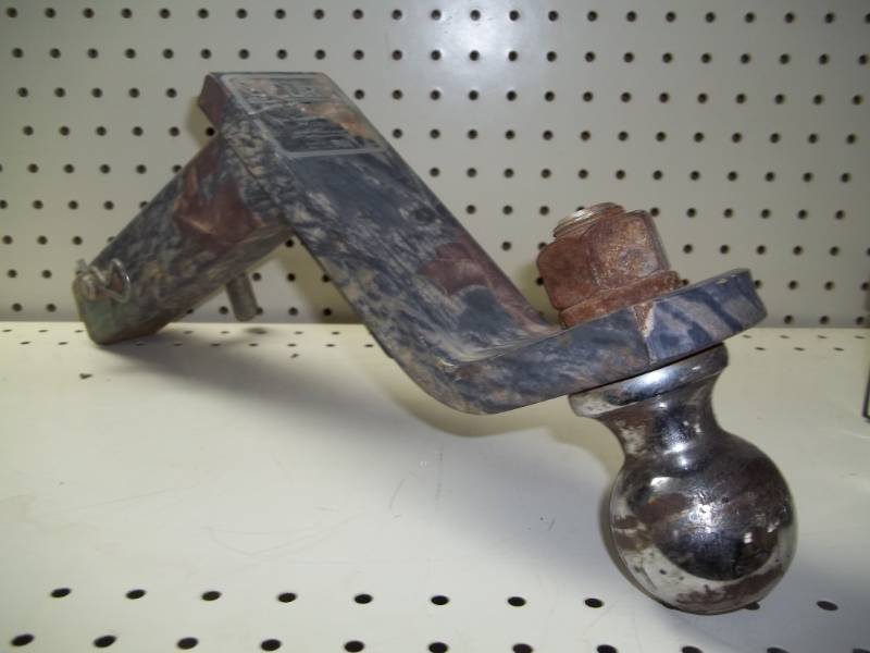 lot 104 image: 2 Receiver Bar with Ball