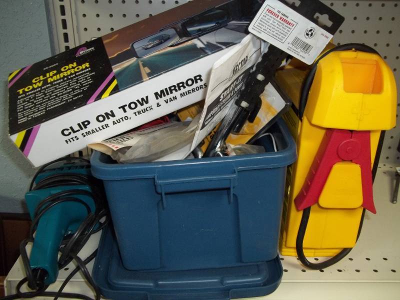 lot 107 image: Trailer and Automotive Accessories