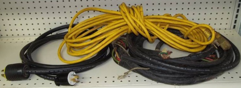 lot 113 image: Electrical Cords