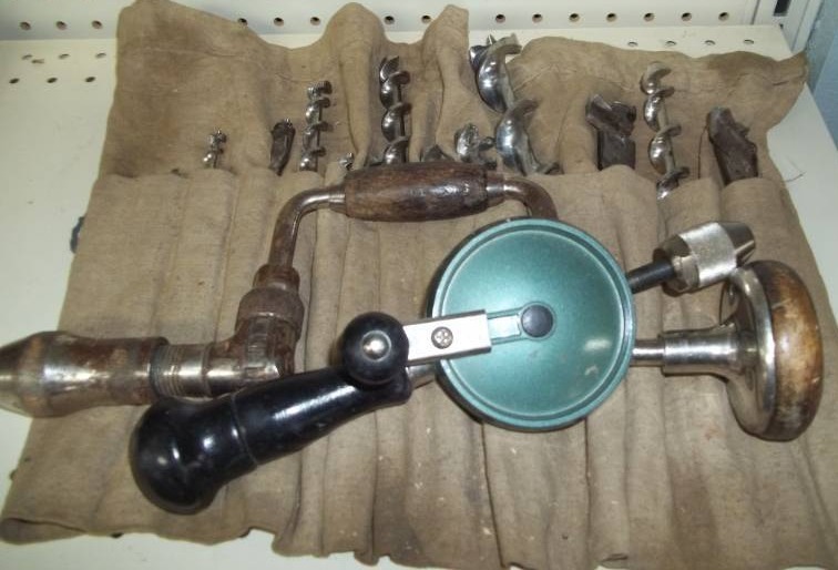 lot 114 image: Hand Drills and Bits