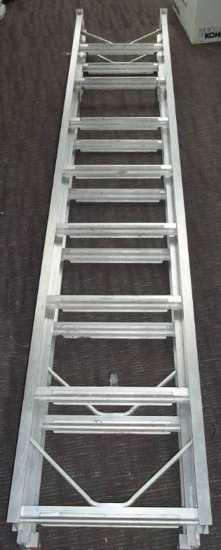 lot 127 image: Extension Ladder