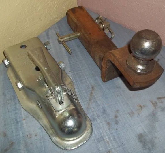 lot 151 image: Receiver Bar and Coupler