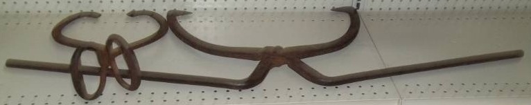 lot 8 image: Ice Tongs