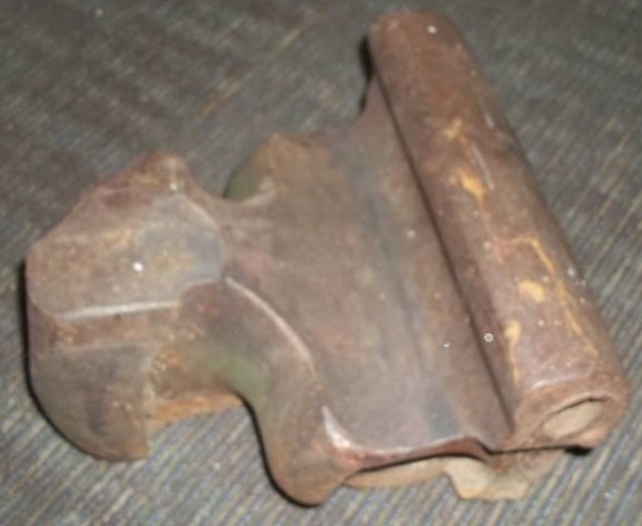 lot 171 image: Train Coupler Part