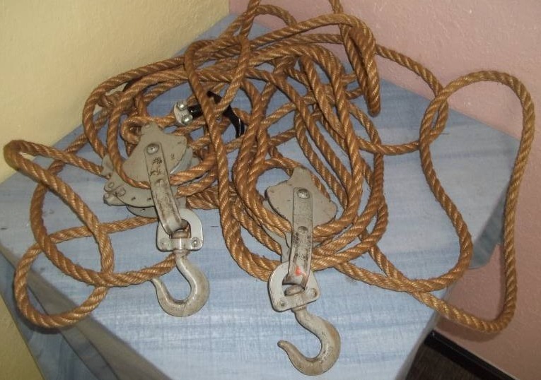 lot 201 image: Pulleys and Rope