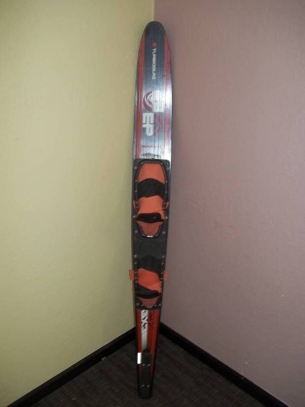 lot 208 image: Water Ski