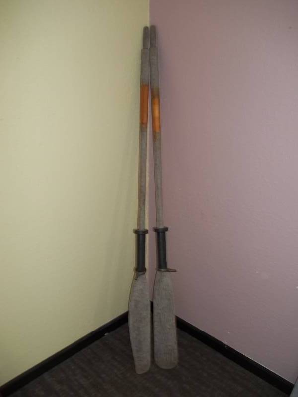 lot 211 image: Wooden Oars