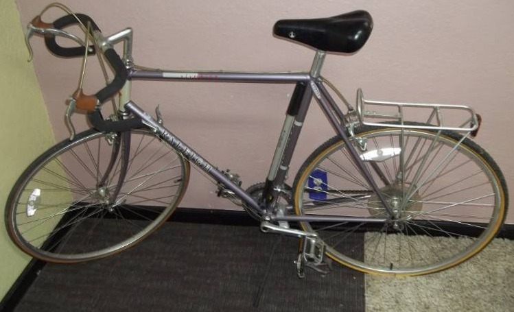 lot 227 image: Mens Bike