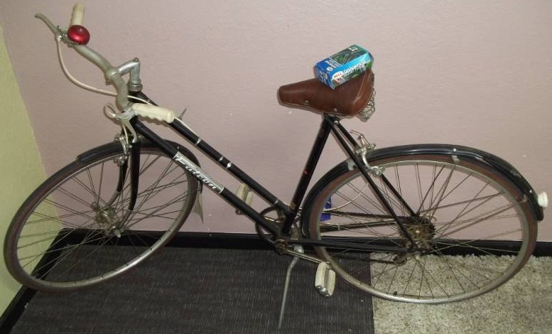 lot 229 image: Womens Bike
