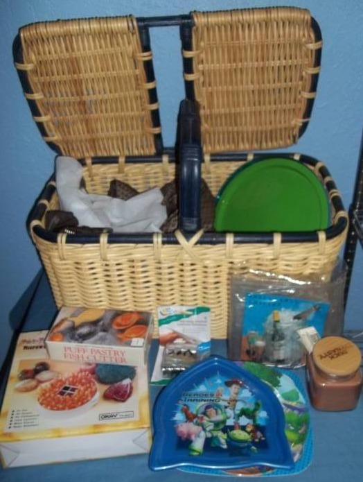 lot 234 image: Misc Housewares
