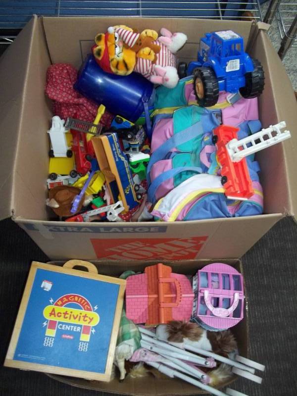 lot 241 image: Lots of Misc Toys