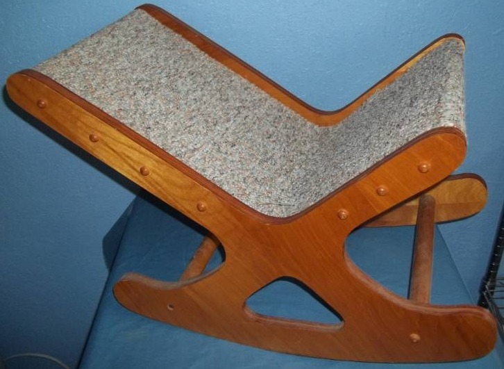 lot 242 image: Kids Rocker