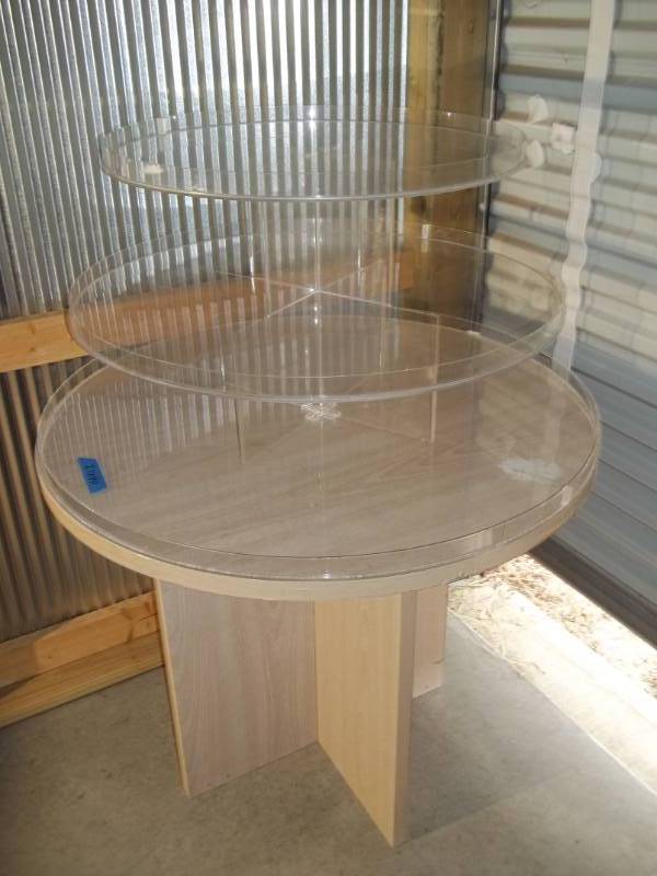 lot 243 image: Display Table