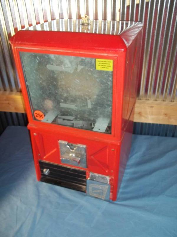 lot 257 image: Gumball Machine