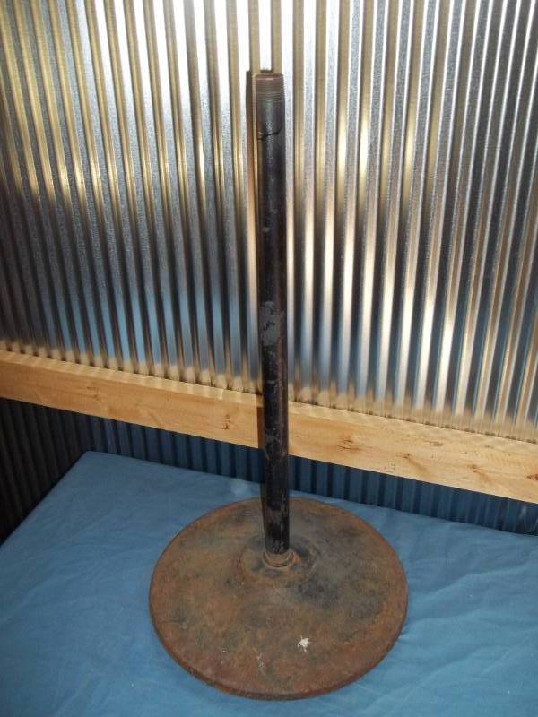 lot 261 image: Gumball Machine Stand