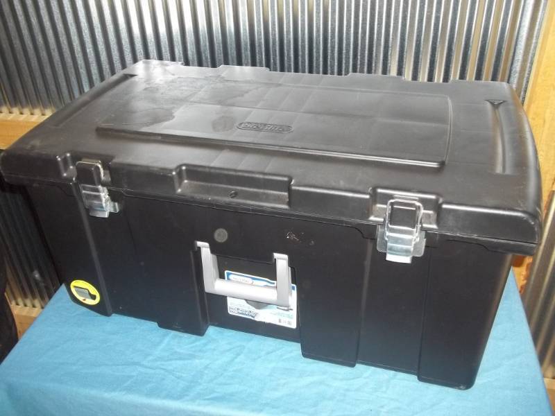 lot 262 image: Wheeled Storage Bin