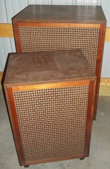 lot 283 image: Speakers