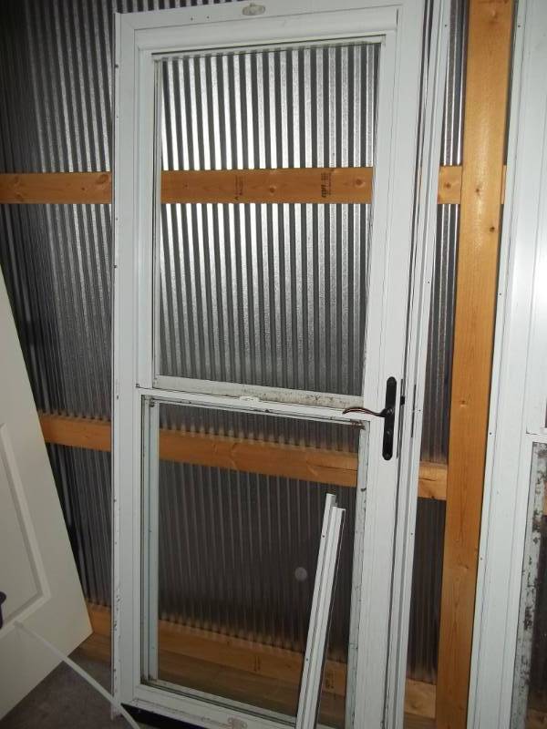 lot 291 image: Storm Door