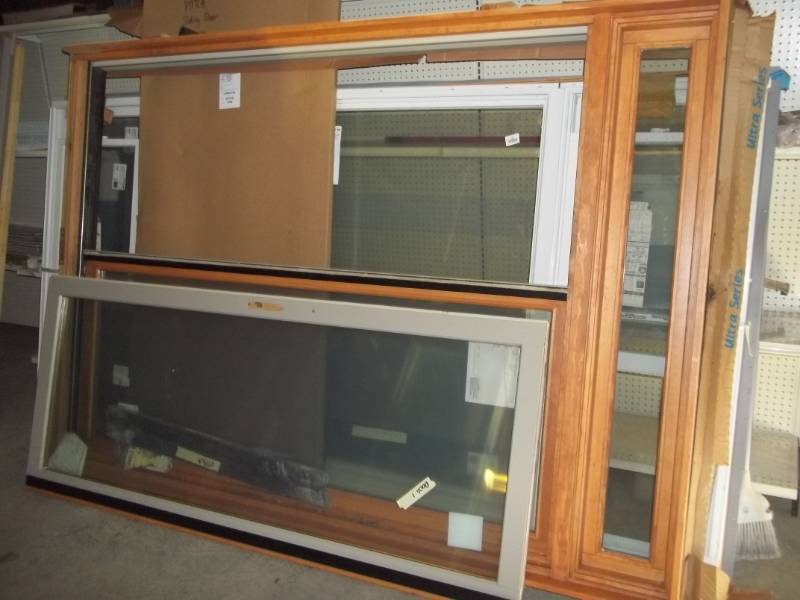 lot 299 image: Sliding Door with Top Light