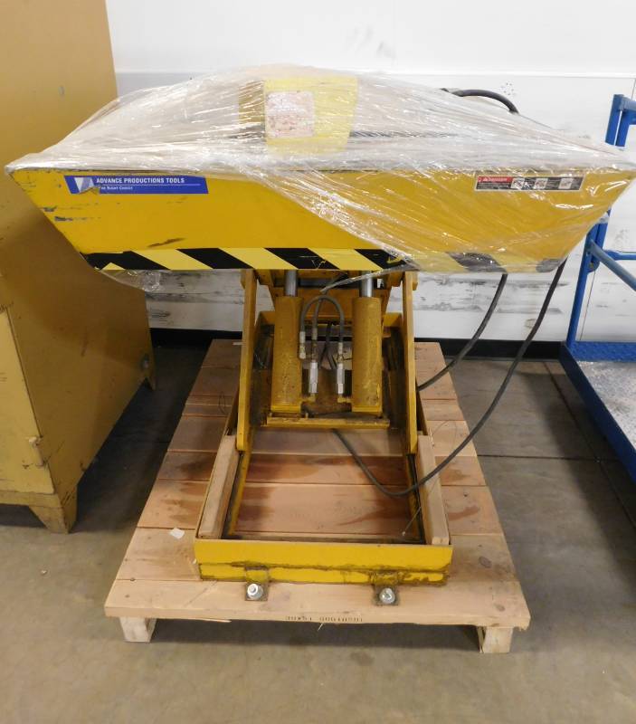 lot 4 image: Advance P-4035 Lift Table - 56 x 38