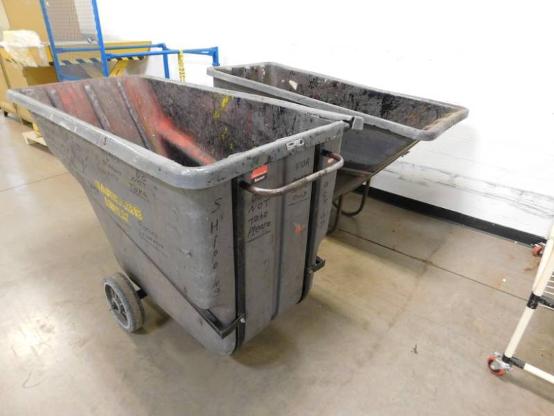 lot 10 image: Two Rubbermaid Garbage Bins