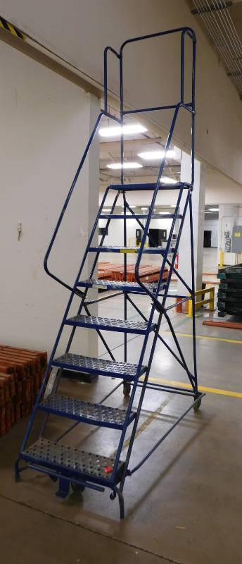 lot 12 image: Commercial Rolling 8 Step Ladder