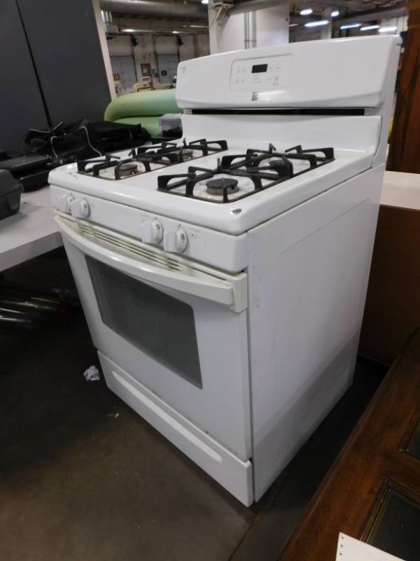 lot 60 image: Kenmore Gas Stove