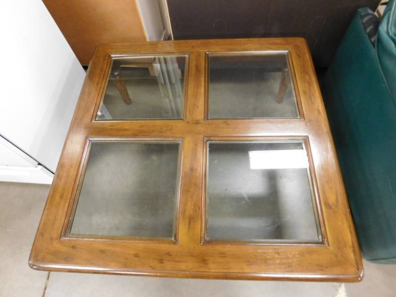 lot 61 image: Coffee Table - 40 x 40 x 17(h)