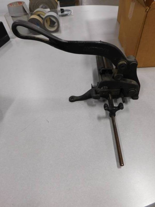 lot 118 image: Antique Cutter