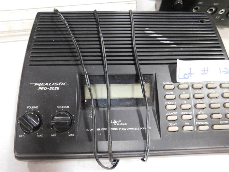 lot 126 image: Large Lot of Electroncis