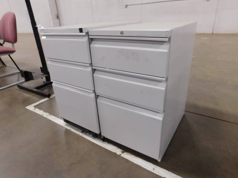 lot 136 image: 2 - HON Two Drawer File Cabinet