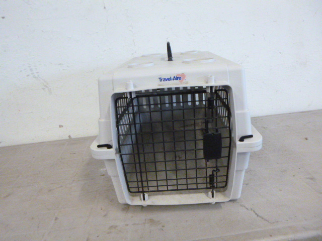 lot 31 image: Travel-Air Pet Carrier