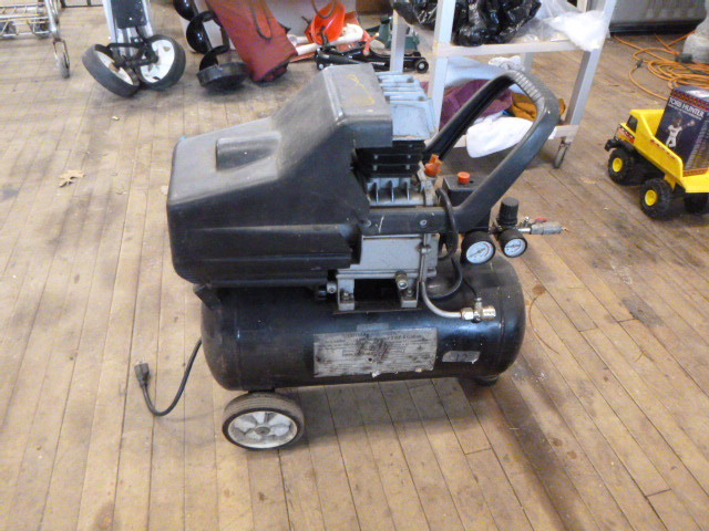 lot 36 image: Central Pneumatic Air Compressor (FOR PARTS ONLY)