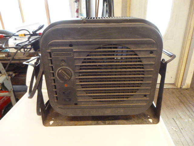 lot 40 image: Power House Portable Heater