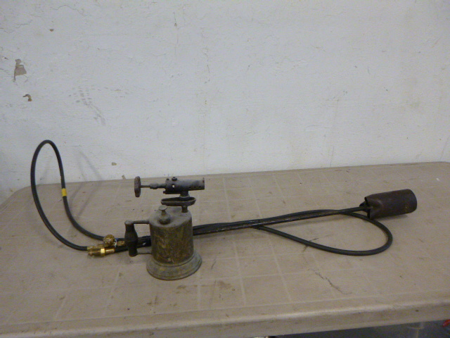 lot 43 image: Vintage Torches