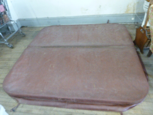 lot 51 image: Hot Tub Cover