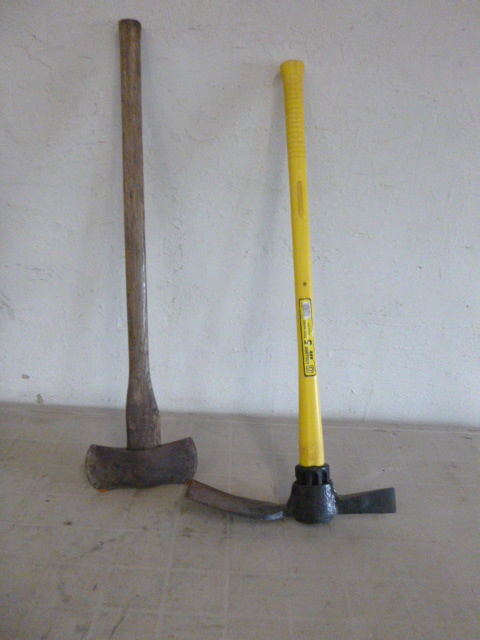 lot 68 image: 2 Axes
